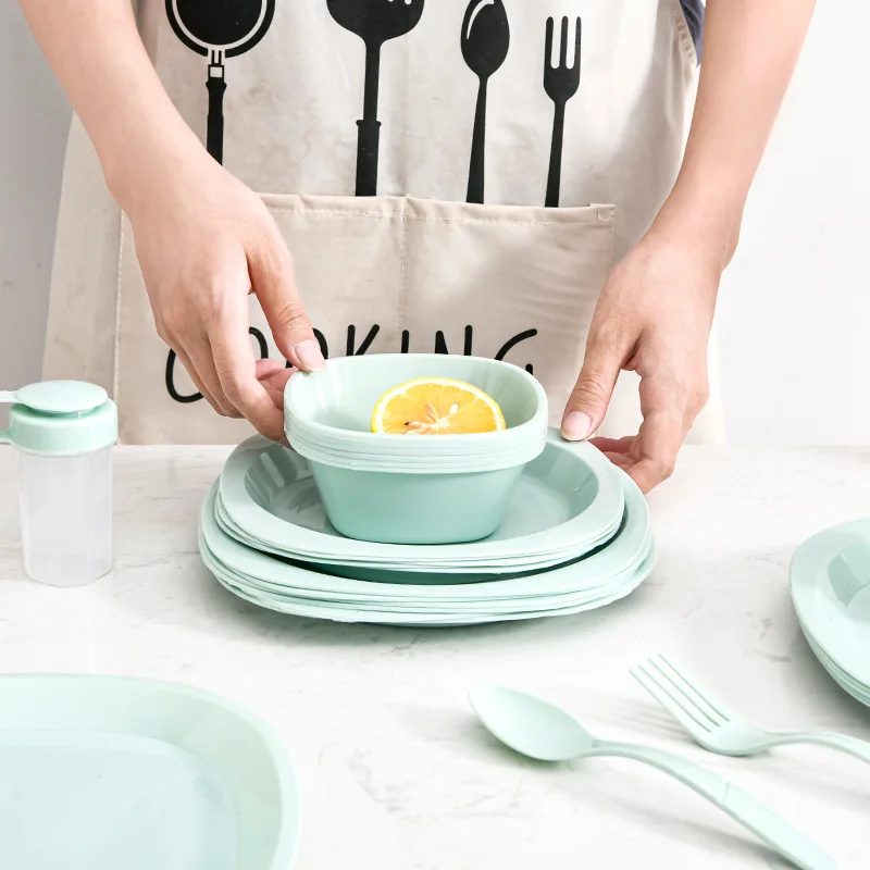 Ensemble de vaisselle en plast - Camping Cooking Dining Set avis et prix